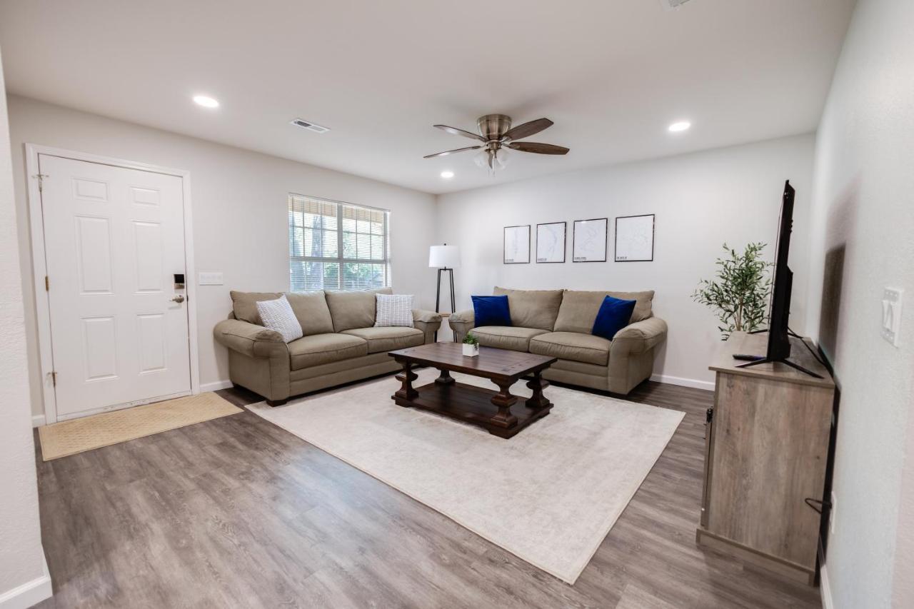 Trailside Townhouse - Close To Downtown & Bike Trails Bentonville Eksteriør billede