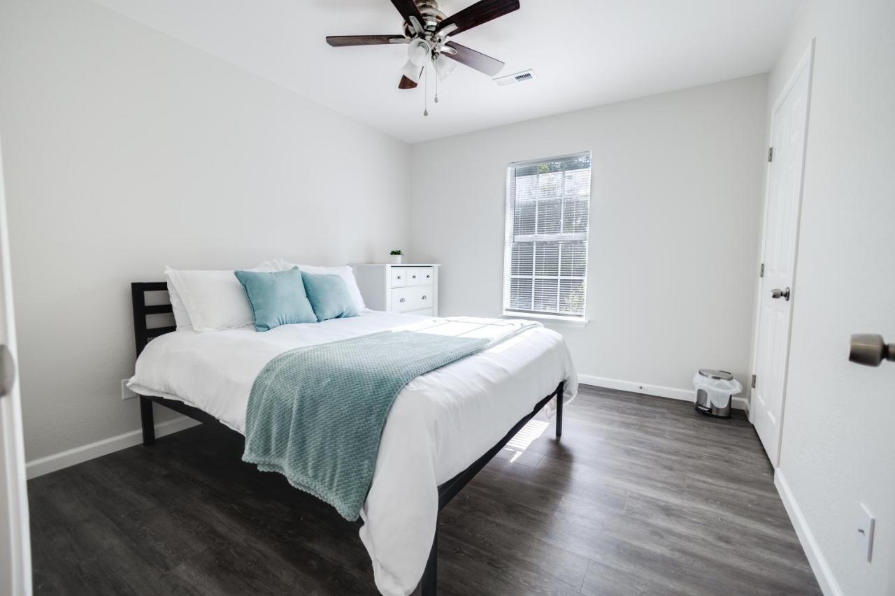 Trailside Townhouse - Close To Downtown & Bike Trails Bentonville Eksteriør billede