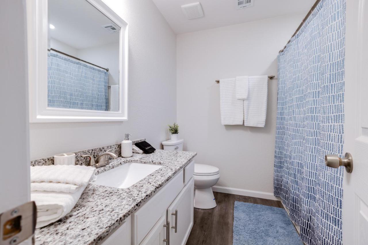 Trailside Townhouse - Close To Downtown & Bike Trails Bentonville Eksteriør billede